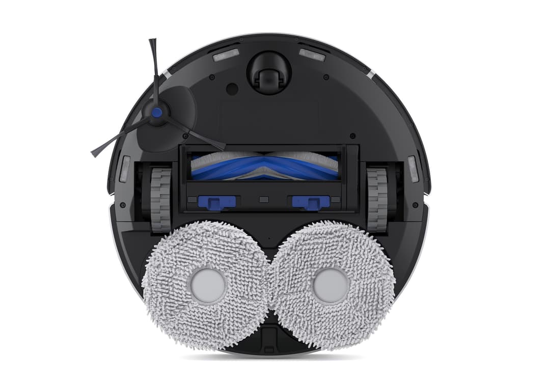 Mặt dưới Ecovacs Deebot T30 Pro Omni với hai giẻ lau xoay và chổi chính