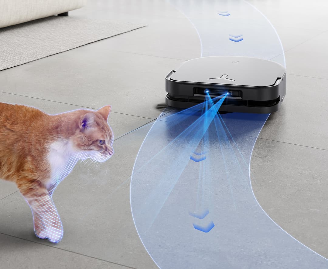 Ecovacs Deebot X5 Pro Omni đang làm sạch sàn nhà có thú cưng